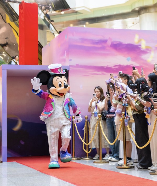 港联证券 香港迪士尼20周年庆典主题展览在广州天河城启幕
